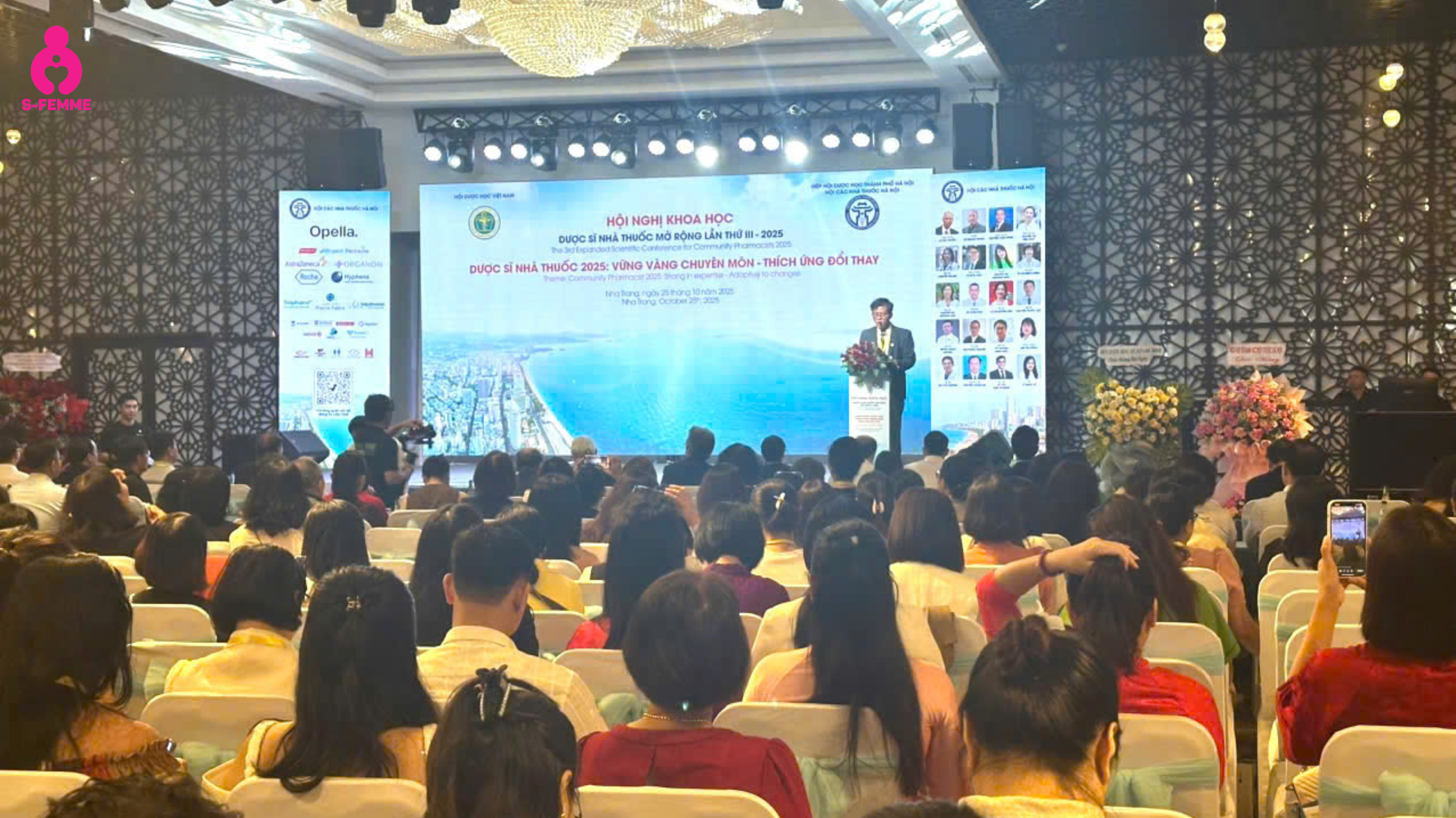 Không khí tại hội nghị