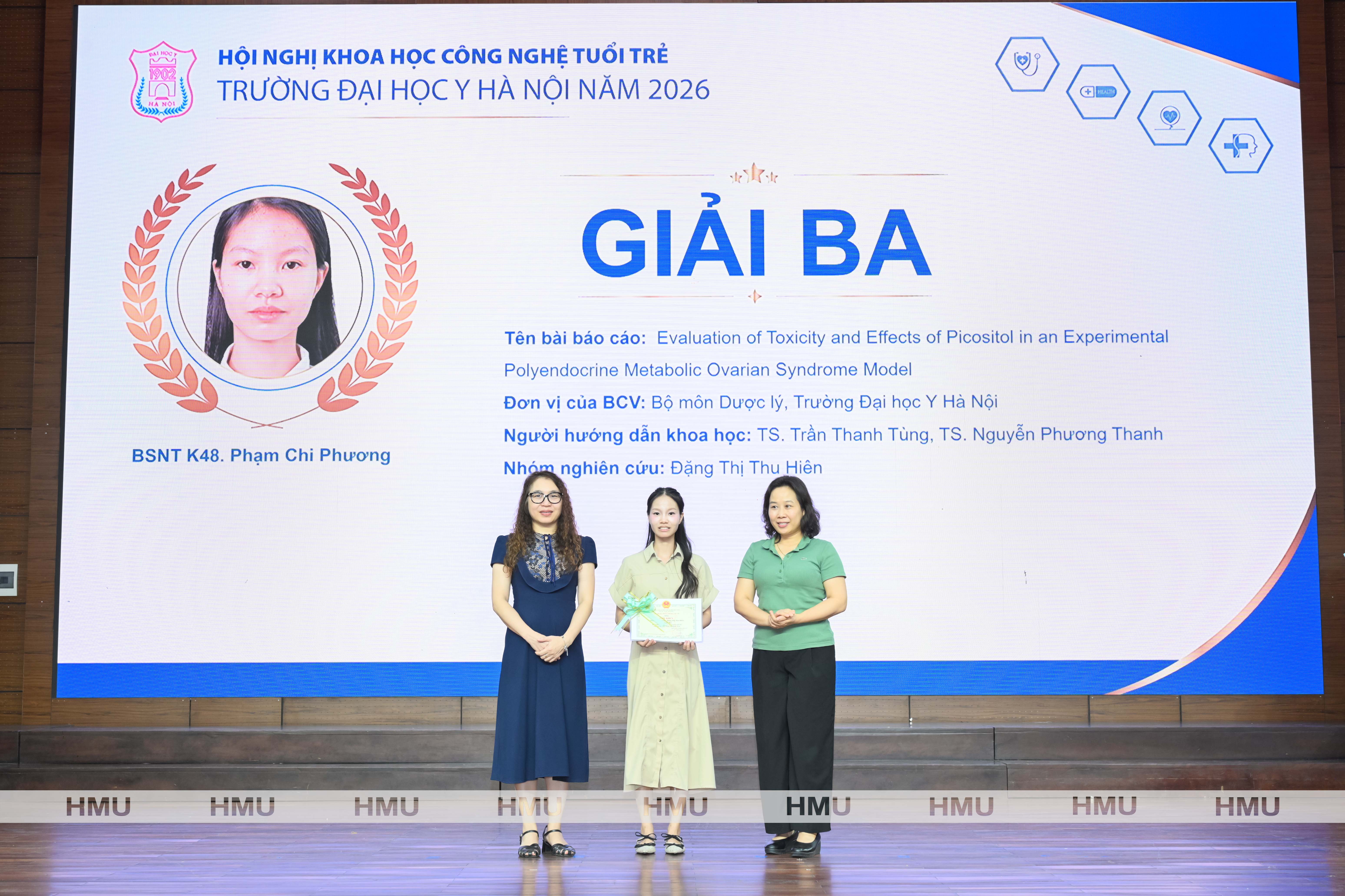 Nhận giải
