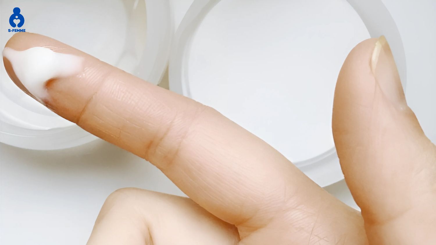 Tinh dịch vón cục là một trong những dấu hiệu nhận biết tinh trùng yếu